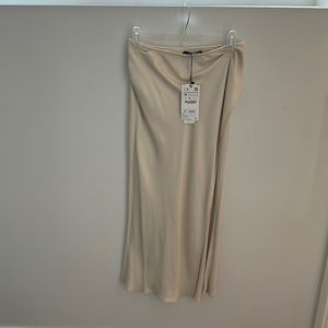Zara midi skirt with slit - new with tags!